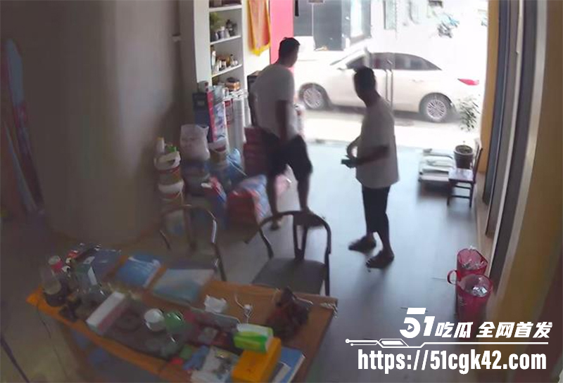 店铺性爱摄像头破解流出 3 拷贝 店铺性爱摄像头破解流出 3 拷贝