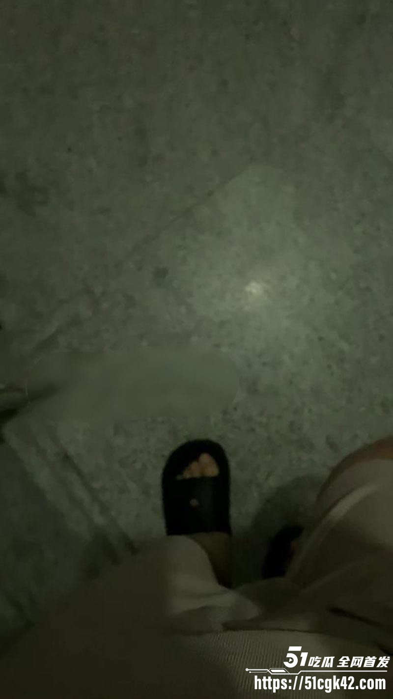 我的巨乳亲表姐姐夫在家偷操怀孕姐姐06