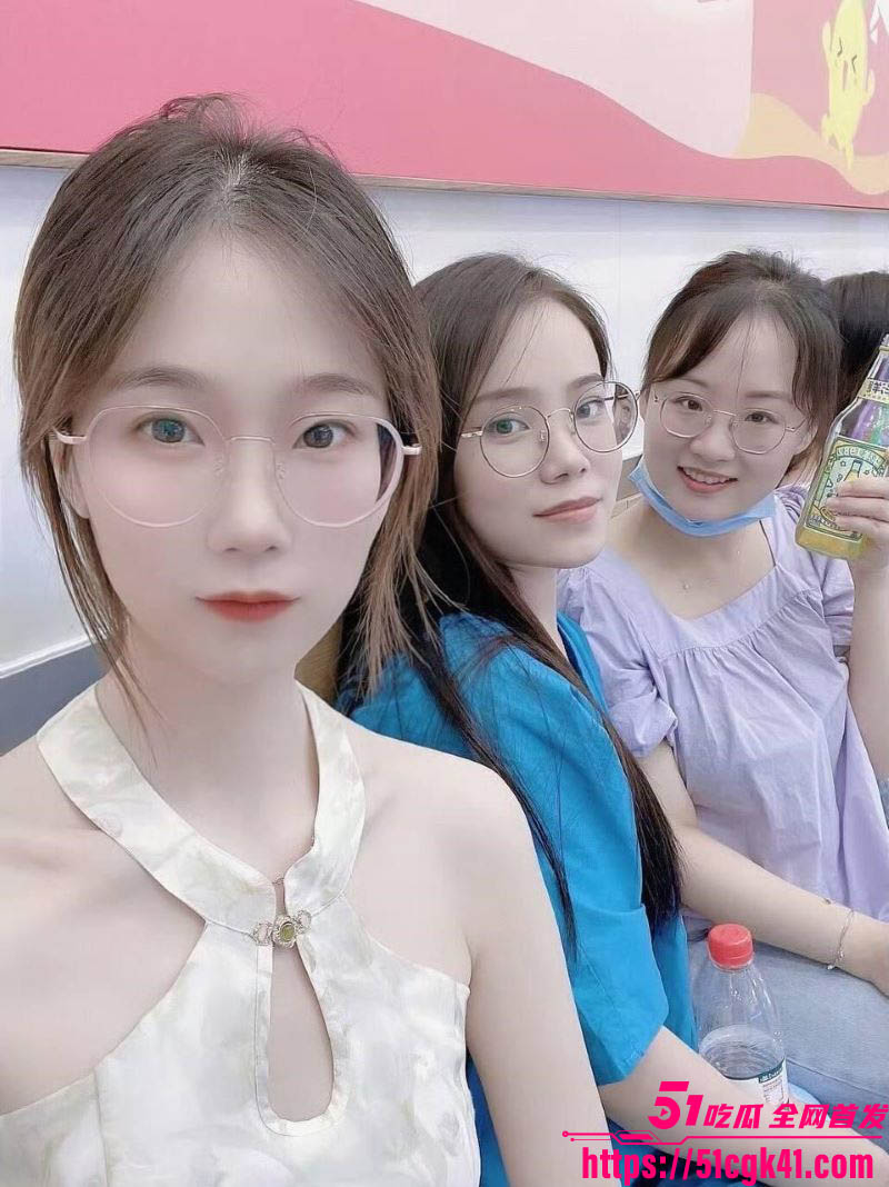 哈医大研究生宦雅昕背男友约炮3P口爆SM 4