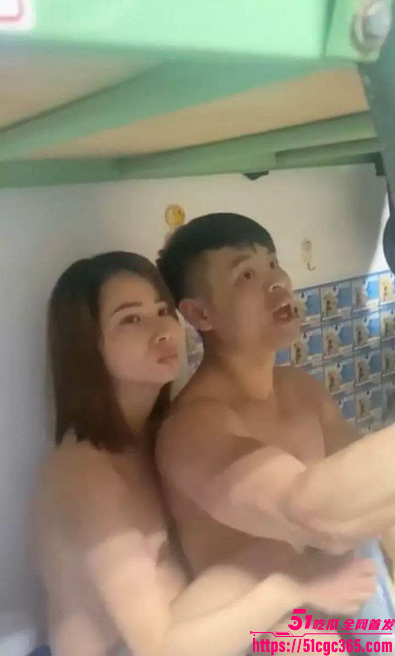 出轨人妻露奶啪啪被抓现行 2