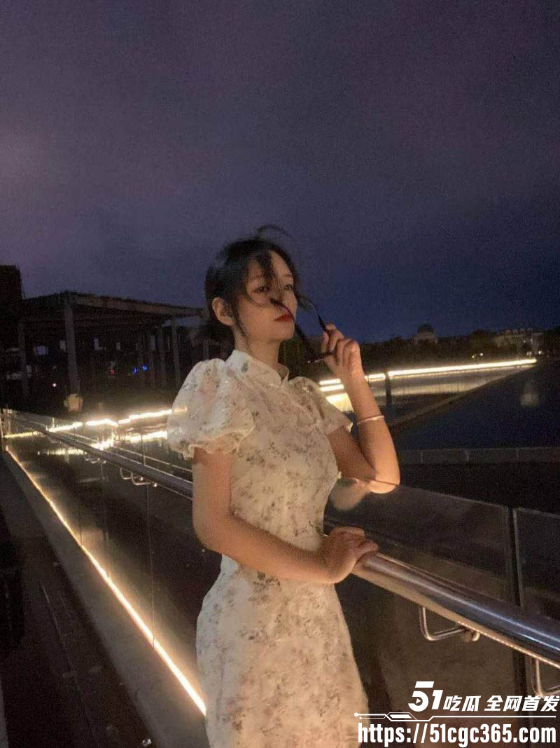 广东深圳小情侣出租屋性爱流出 2