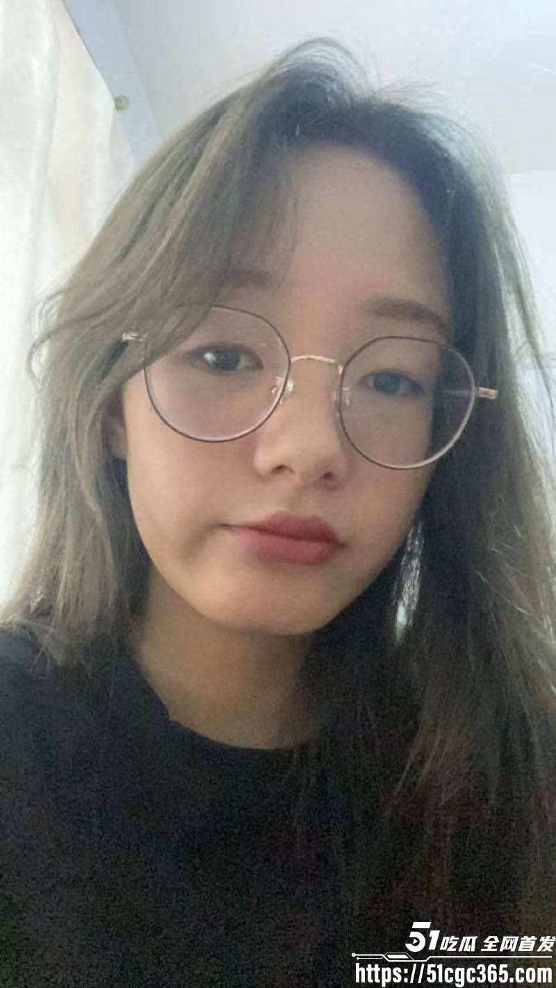 广东深圳小情侣出租屋性爱流出 3