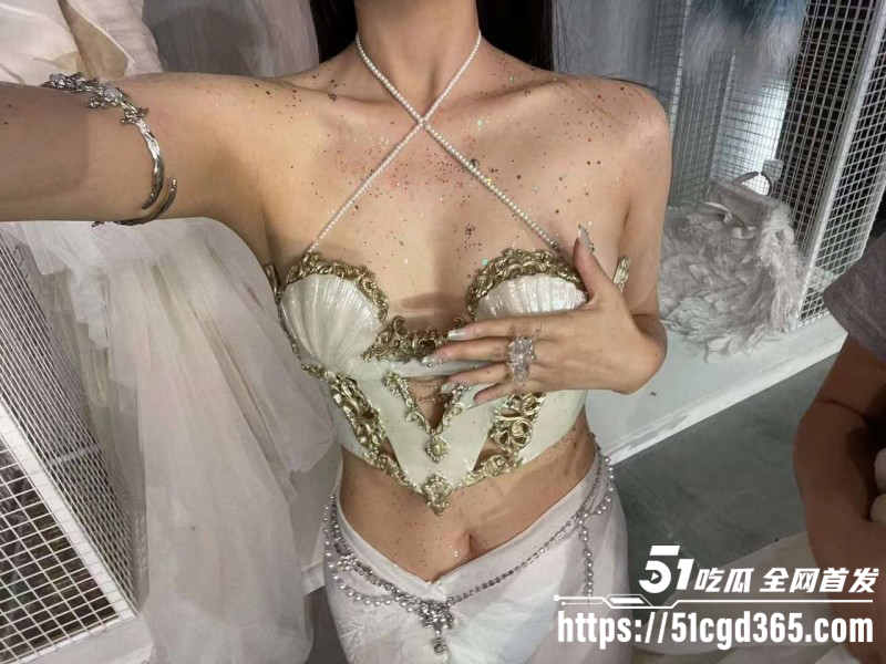 杭州外国语学院张怡再曝性爱视频08 杭州外国语学院张怡再曝性爱视频08