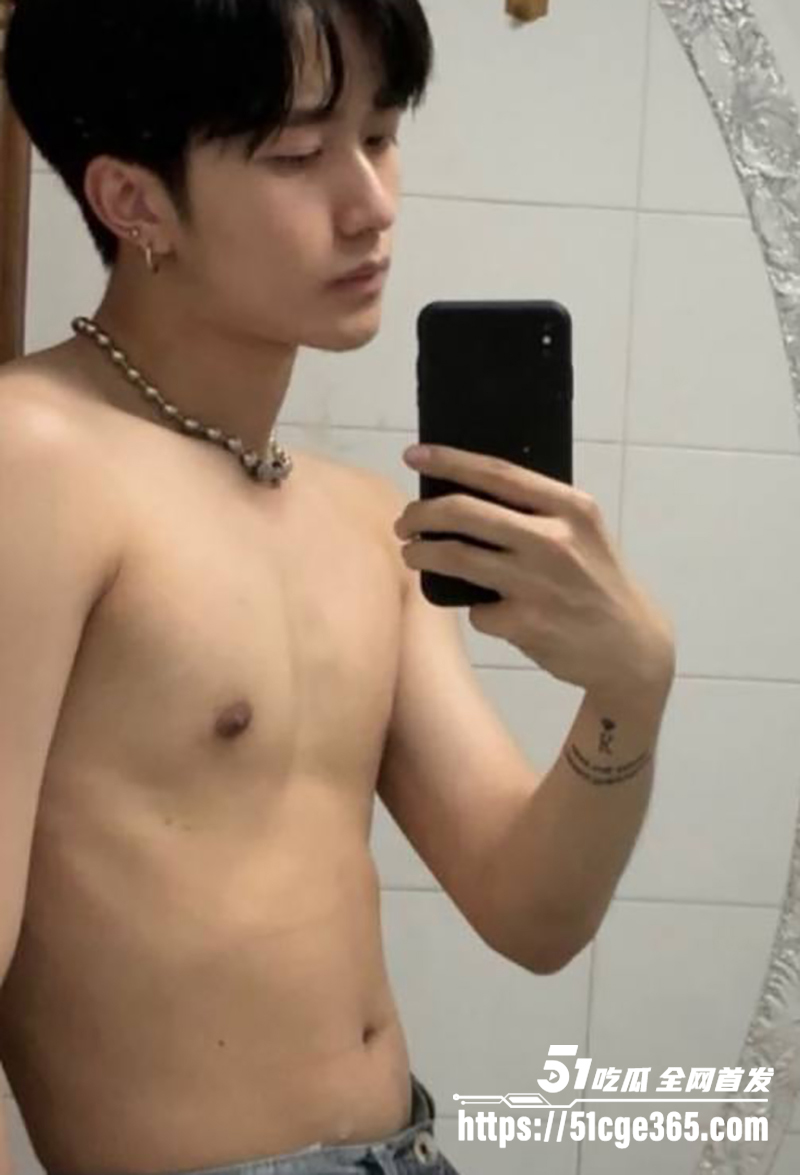 内娱演员黄星邱鼎杰裸照及不雅视频曝光 11