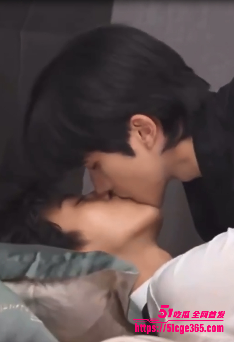 内娱演员黄星邱鼎杰裸照及不雅视频曝光 14