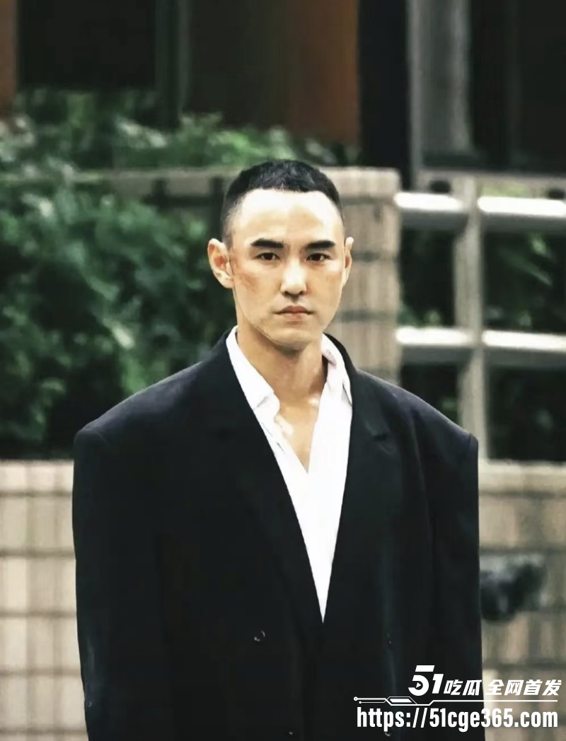 阮经天被曝与小20岁女友交往一年07 阮经天被曝与小20岁女友交往一年07