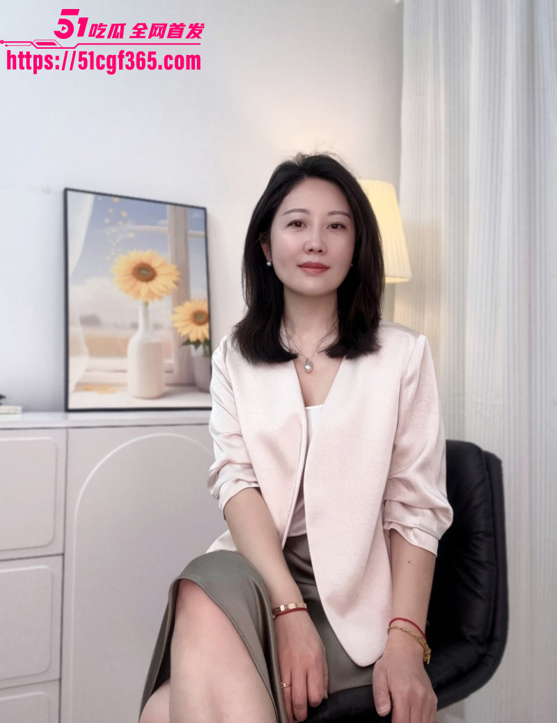 善良的小嫂子在阳痿哥哥旁操嫂子02