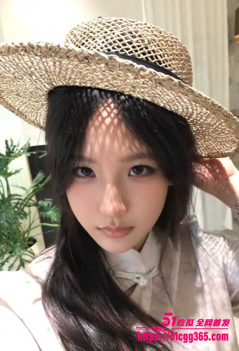 内蒙古赤峰清纯小妹贾怡性爱视频曝光3拷贝