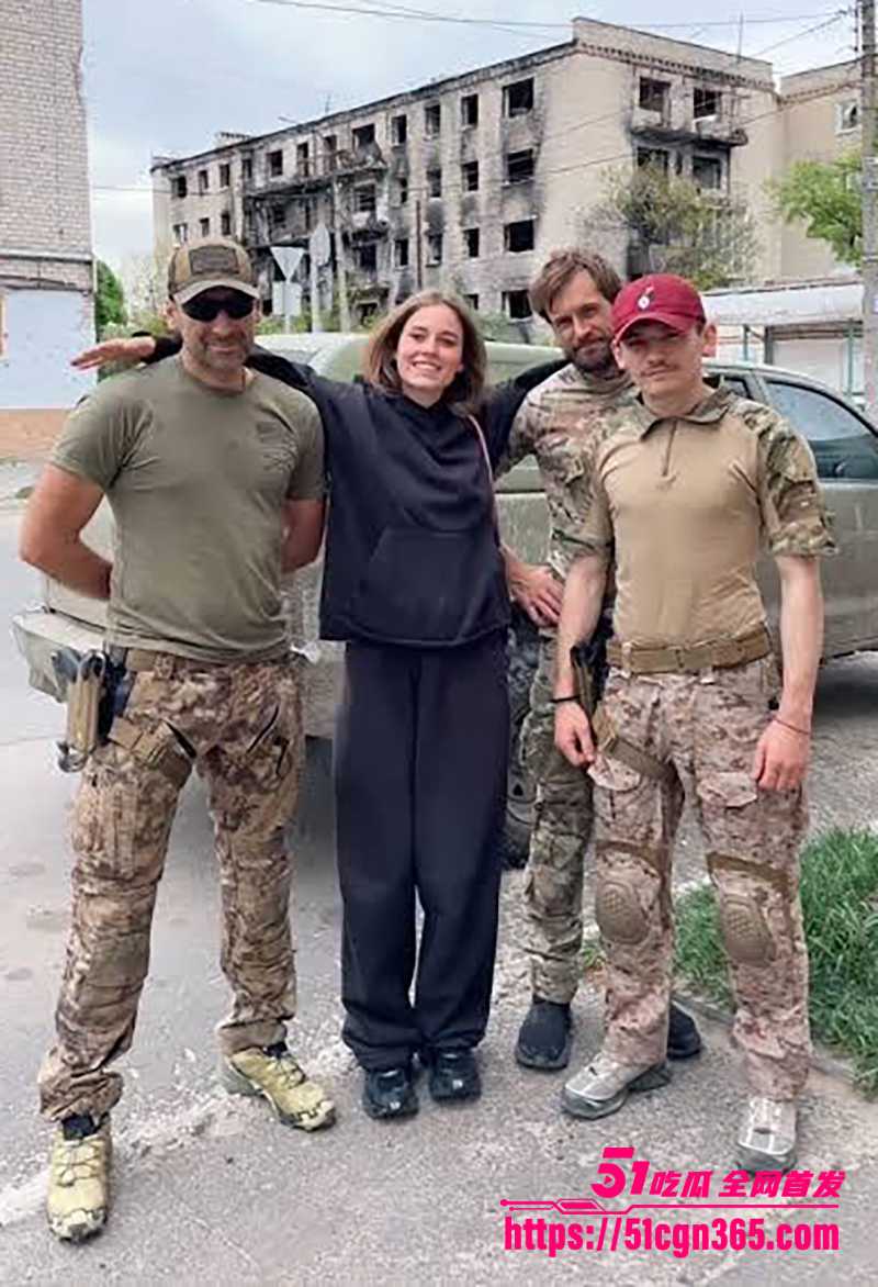 泽连斯基转发成人模特AnnaMaligon全裸福利视频5拷贝