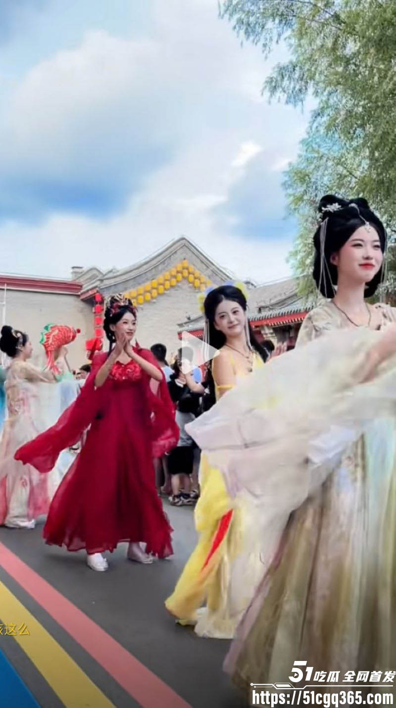 团长李维金PUA不倒翁父子睡遍女演员 4 团长李维金PUA不倒翁父子睡遍女演员 4