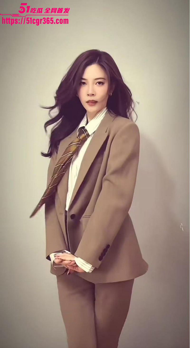 窦靖童宋妍霏女同性爱视频014