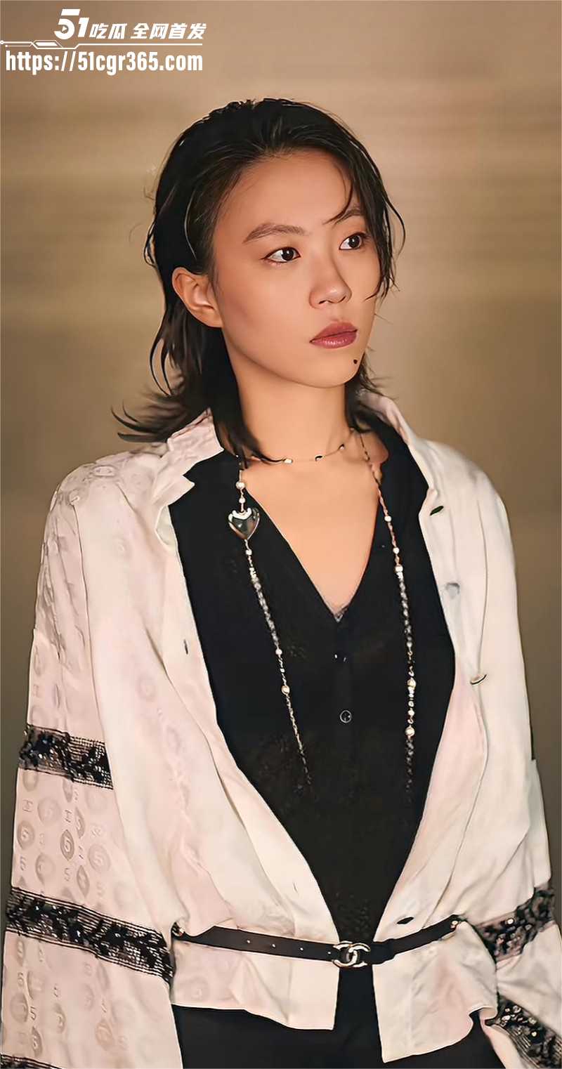 窦靖童宋妍霏女同性爱视频04