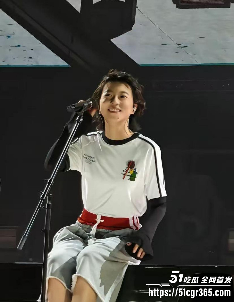 窦靖童宋妍霏女同性爱视频06