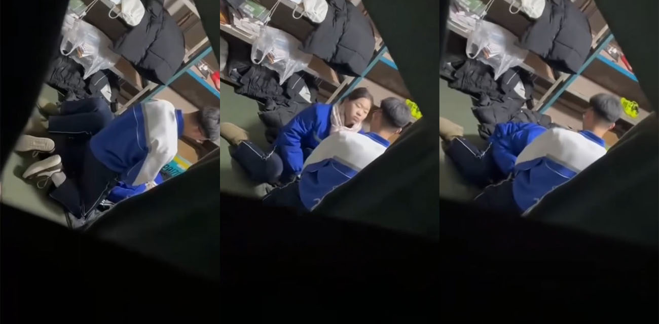 早熟大学生储藏室偷情翻车 教室后门少女翘臀撅起口交吞精 吐到塑料袋中打包带走 骚劲十足！