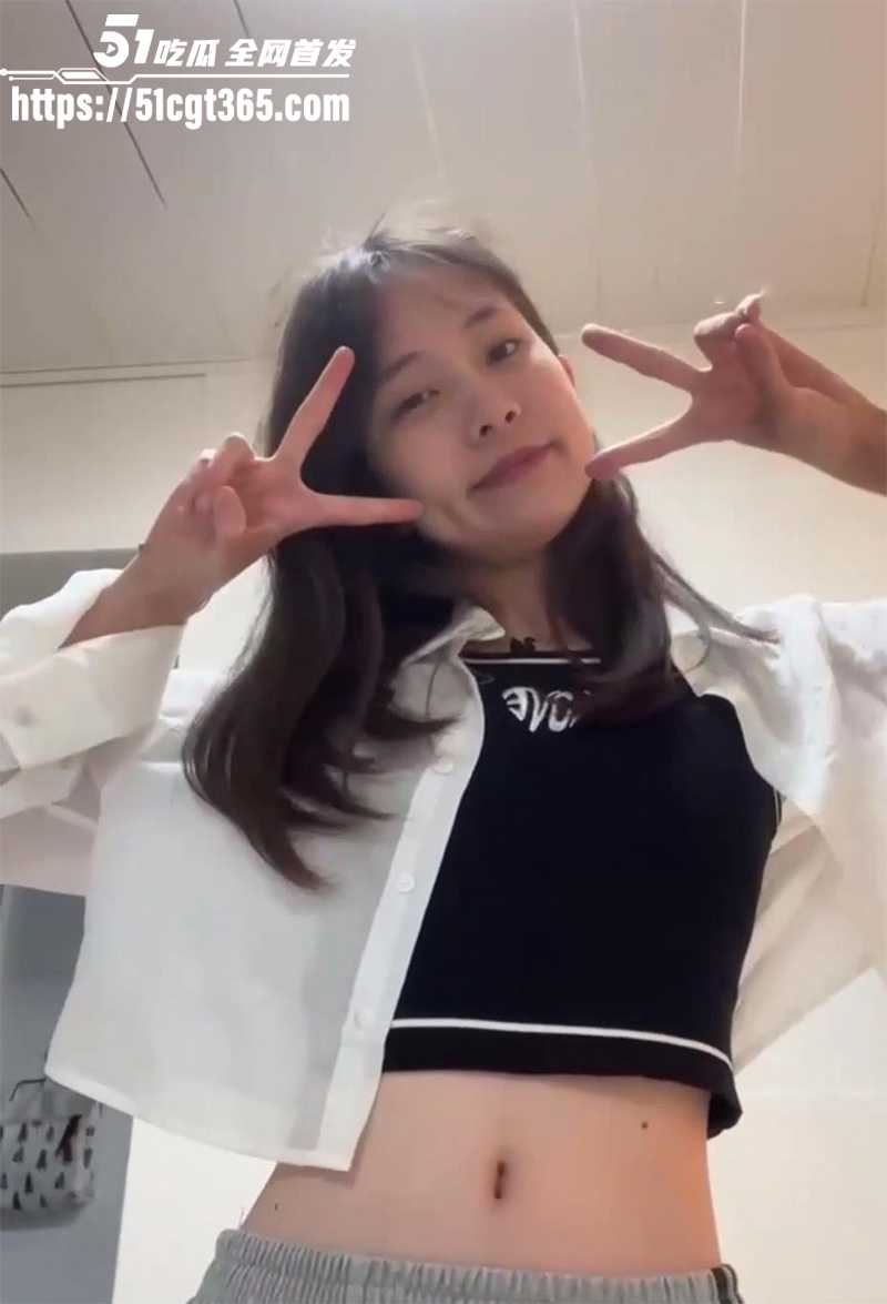 超美反差萌妹约炮视频流出 1 拷贝