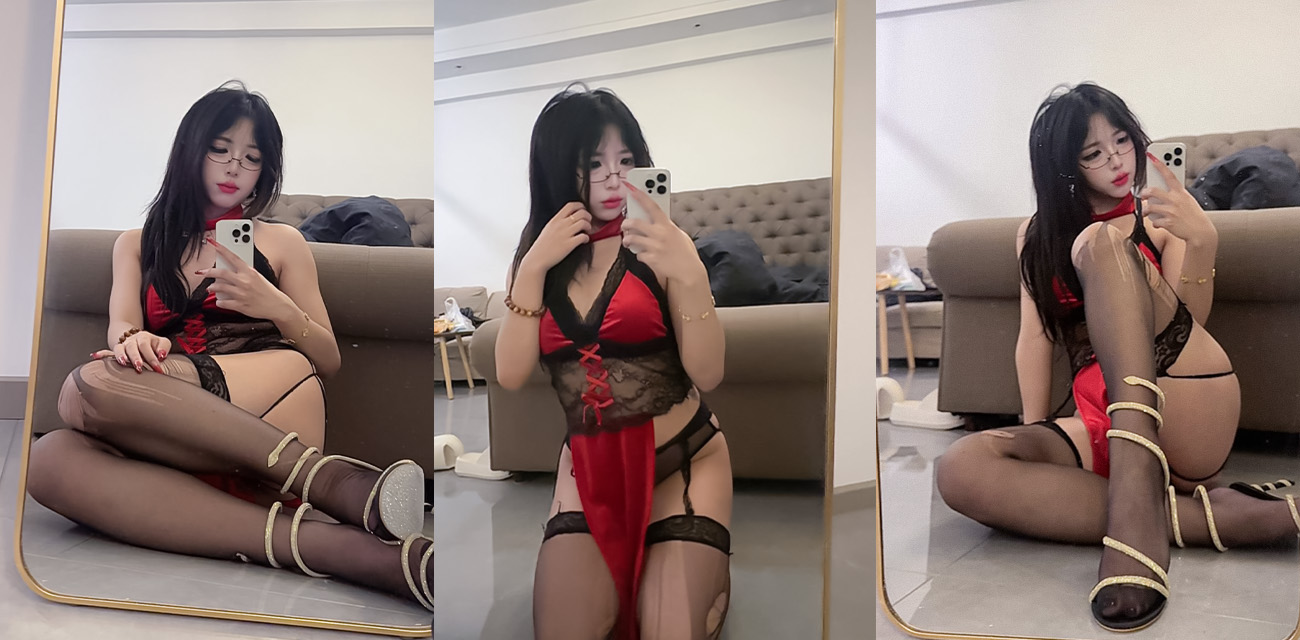 辽宁抚顺高颜值反差婊 王悦 性爱视频流出 情趣制服紧裹娇躯 口交足交轮番榨精 多姿势激情啪啪 骚出天际！