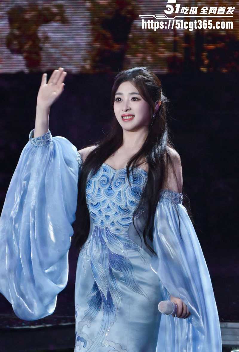 张含韵上海演唱会AI变脸性爱视频流出1拷贝