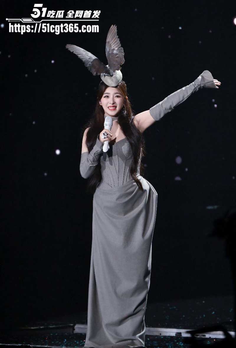 张含韵上海演唱会AI变脸性爱视频流出2拷贝