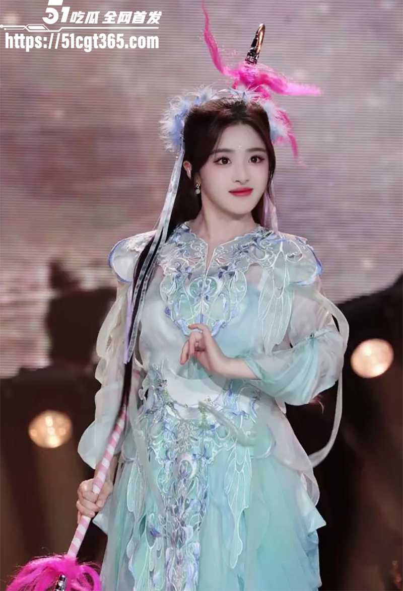 张含韵上海演唱会AI变脸性爱视频流出3拷贝