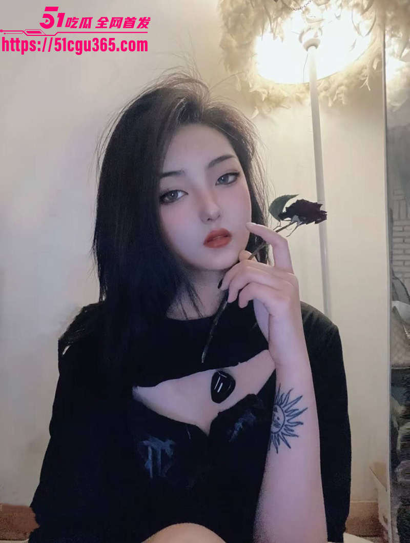 高颜值大学生宁美琴1