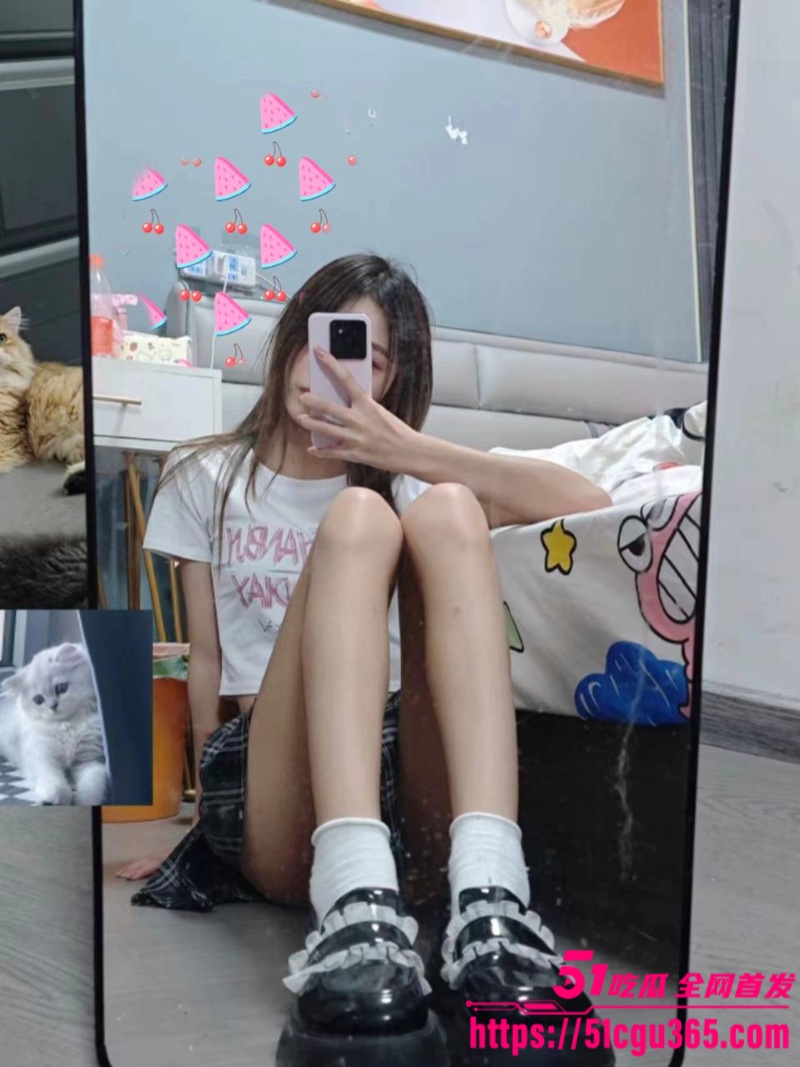 广州极品小骚货 黄沫莹 和男友性爱视频流出 露脸口交舔屌 无套多姿势激情爆操 嫩穴汁水横流！