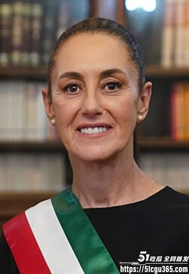 墨西哥女总统谢因鲍姆街头遭醉汉咸猪手 1 墨西哥女总统谢因鲍姆街头遭醉汉咸猪手 1