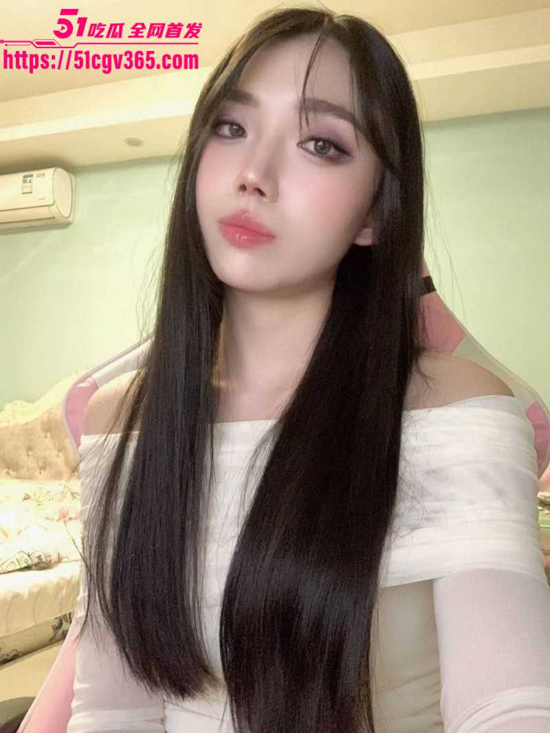 江西南昌女营销陈梓芯包厢口交视频03 江西南昌女营销陈梓芯包厢口交视频03