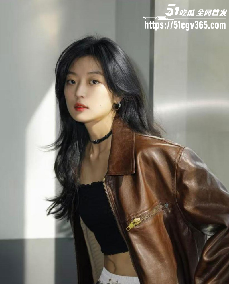 井柏然孙千车内拥吻酒店偷情011