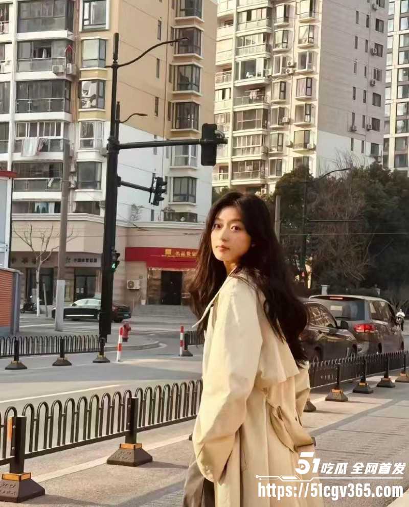 井柏然孙千车内拥吻酒店偷情013