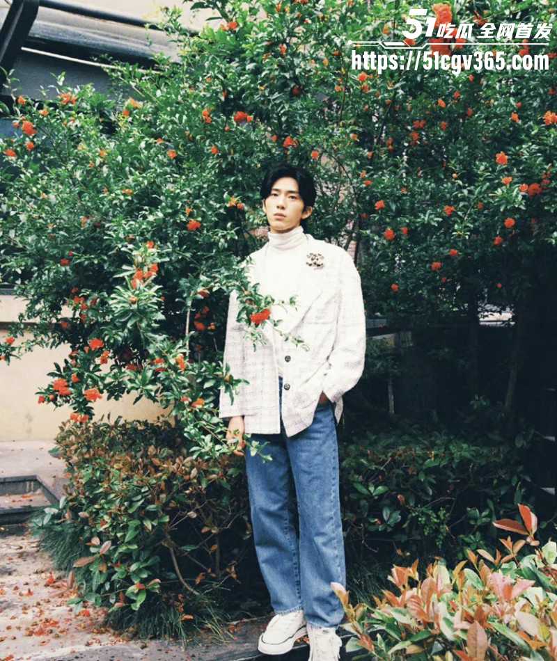 井柏然孙千车内拥吻酒店偷情06