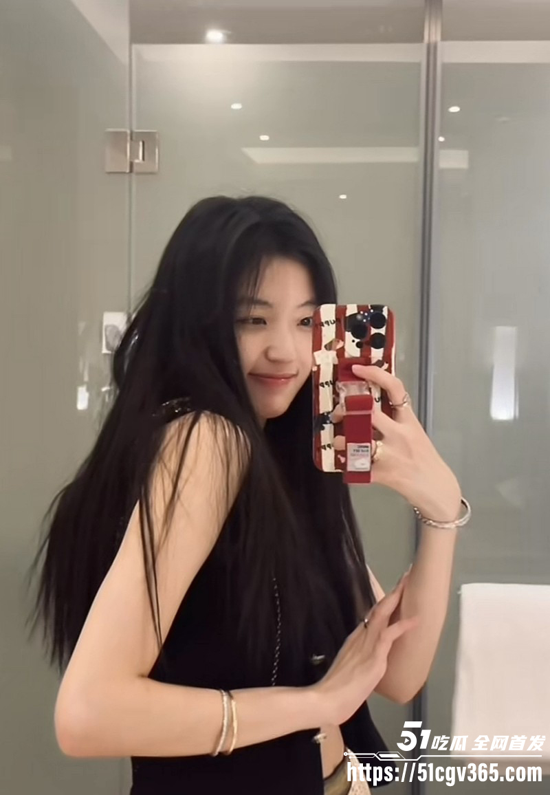 井柏然孙千车内拥吻酒店偷情09