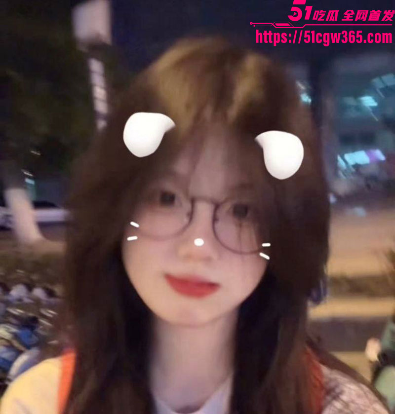 广州大二学生刘娜娜私密视频流出3