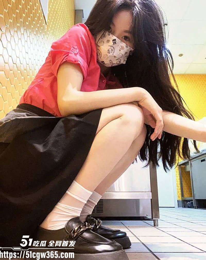 麦当劳极品学生妹被推特大神调教猛操1