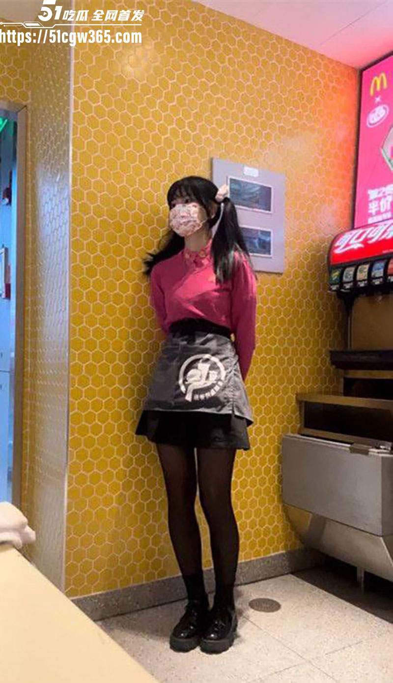 麦当劳极品学生妹被推特大神调教猛操4