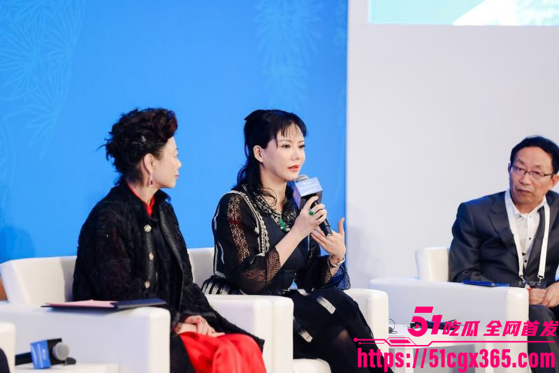 香港三级女王彭丹36F脱光震香江 4