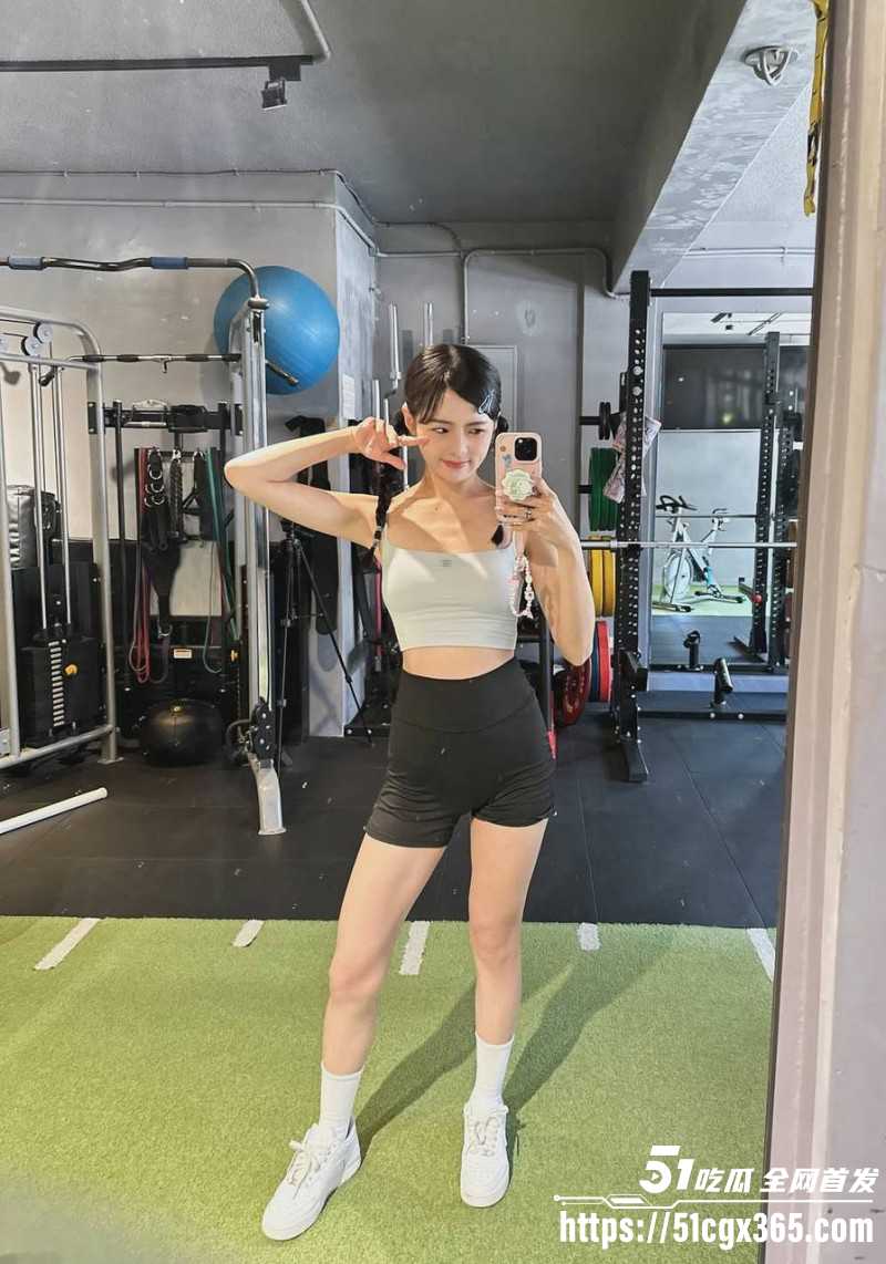 台娱女星简廷芮被曝婚内出轨王品澔07