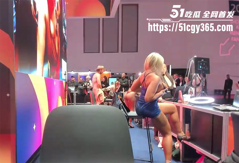 顶流播主JessicaStarling成人展当众自慰直播视频流出1拷贝 顶流播主JessicaStarling成人展当众自慰直播视频流出1拷贝