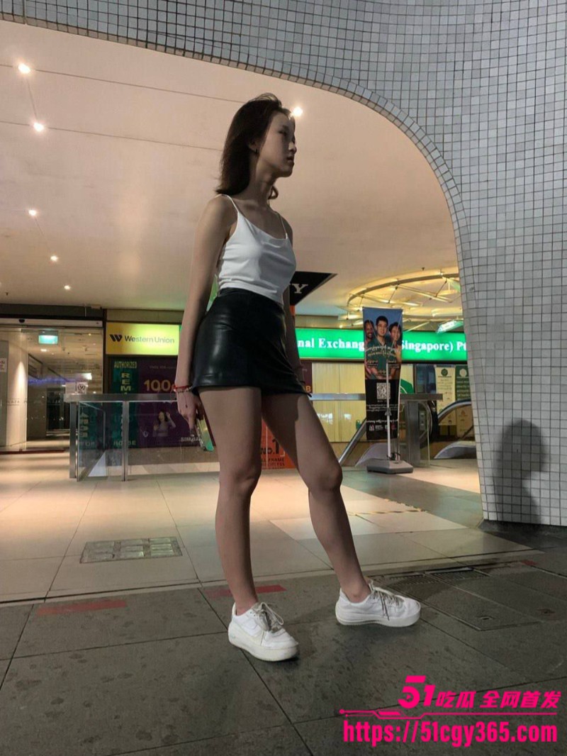 新加坡短发大奶小骚货 和炮友做爱视频曝光  4