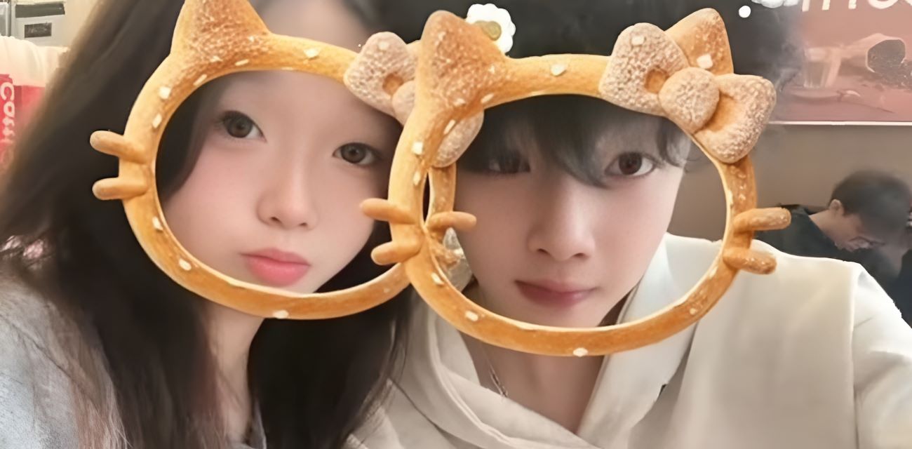 卫校小情侣楼梯整活！楼梯转角处掀衣激情啪啪被偷拍 长达1小时的激战 现场不明液体残留！