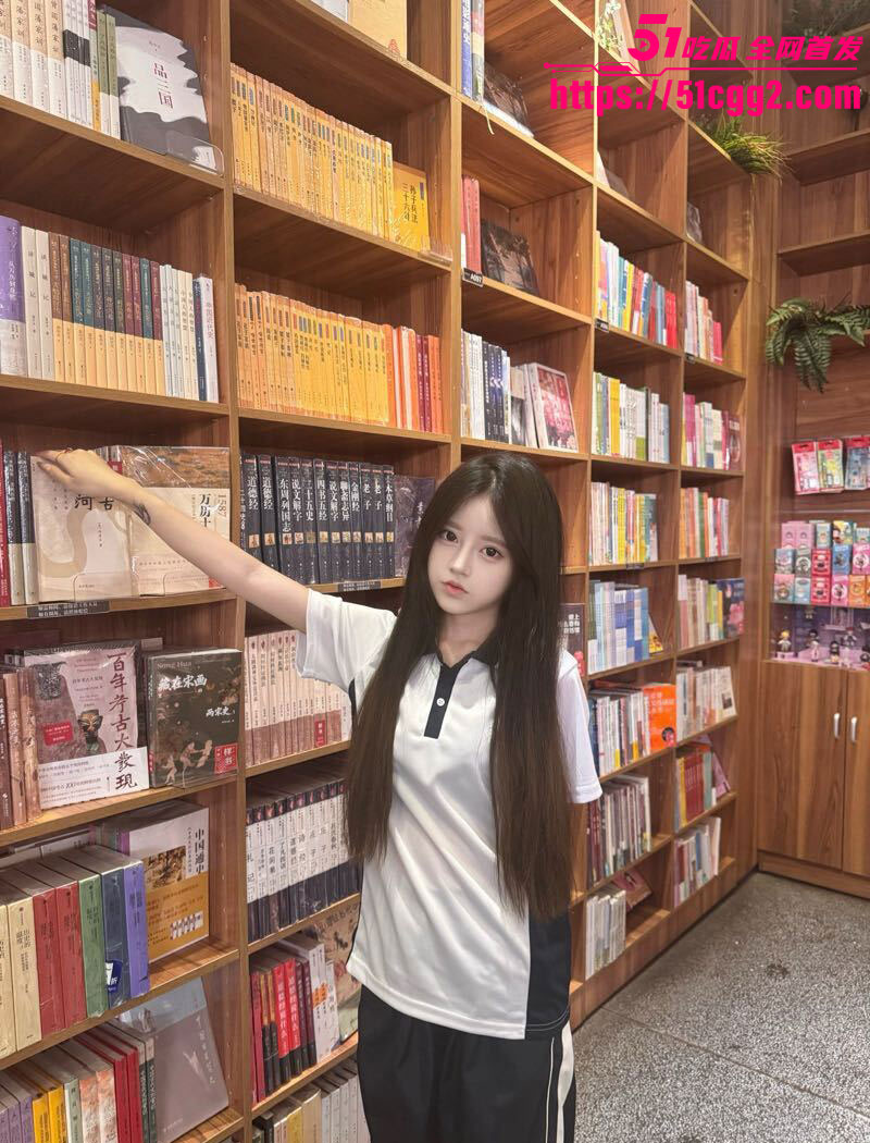 四川职业学院洪雯雯宿舍做爱吵醒室友1