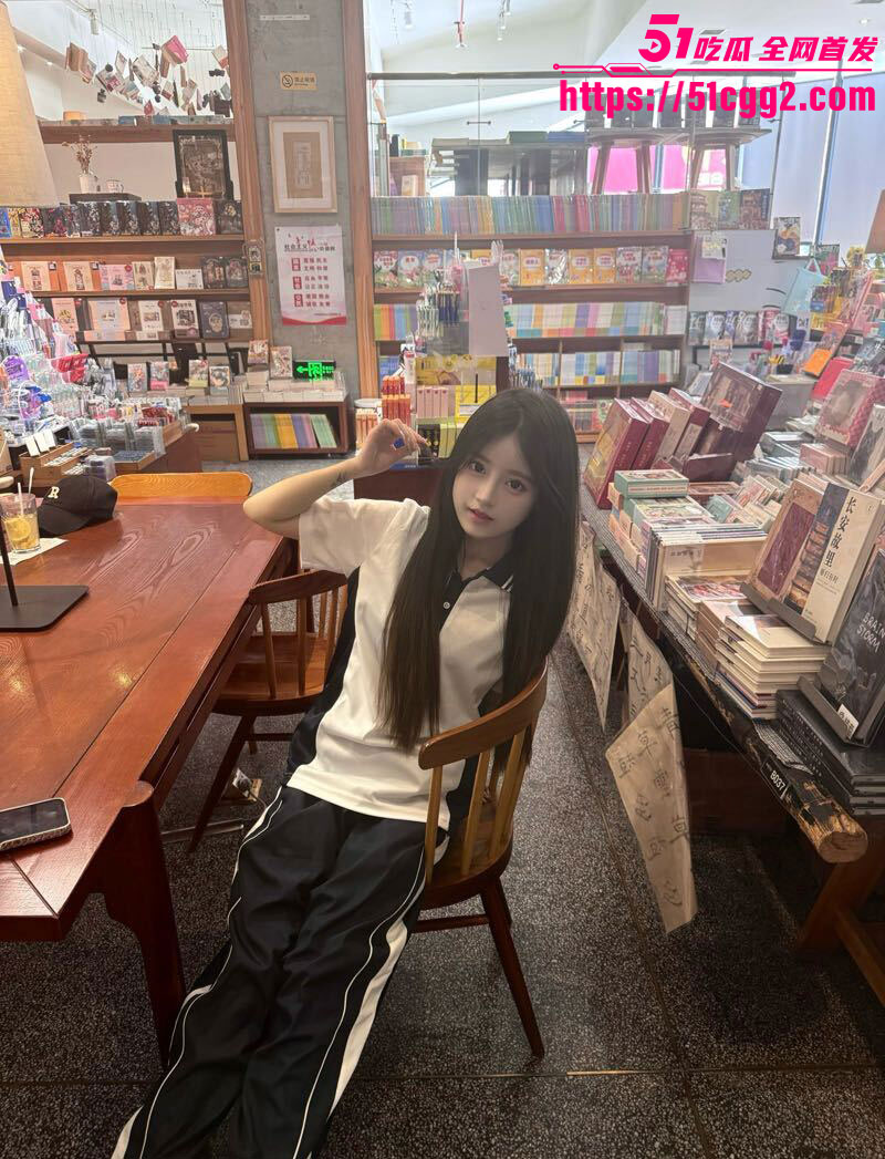 四川职业学院洪雯雯宿舍做爱吵醒室友4