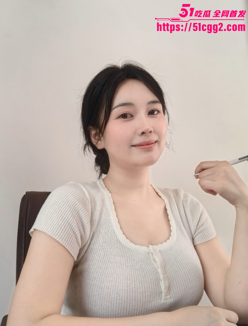 把嫂子视为禁脔帮嫂子推油按摩02 把嫂子视为禁脔帮嫂子推油按摩02