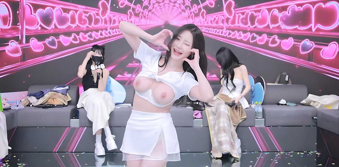 韩国BJ脱衣舞女团 熊猫班 首场职级赛 美女们随着动感音乐摇臀晃乳激情裸舞 尺度香艳爆表！