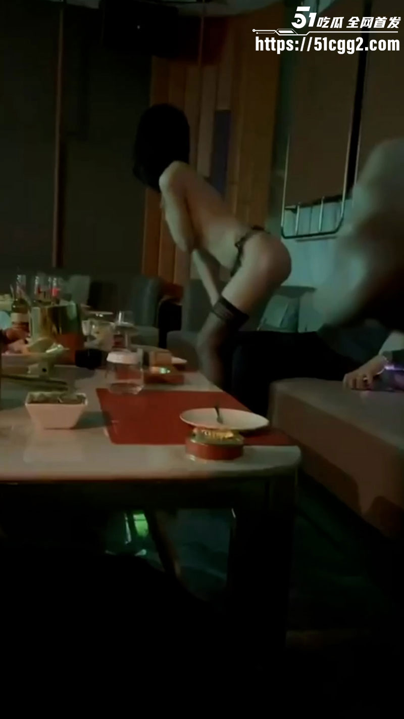 荤场KTV内部淫乱视频2