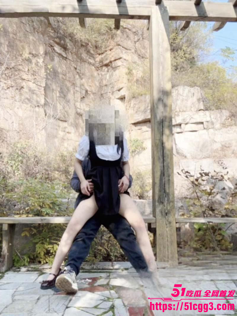 妹妹的第一次给了我与妹妹打野战09