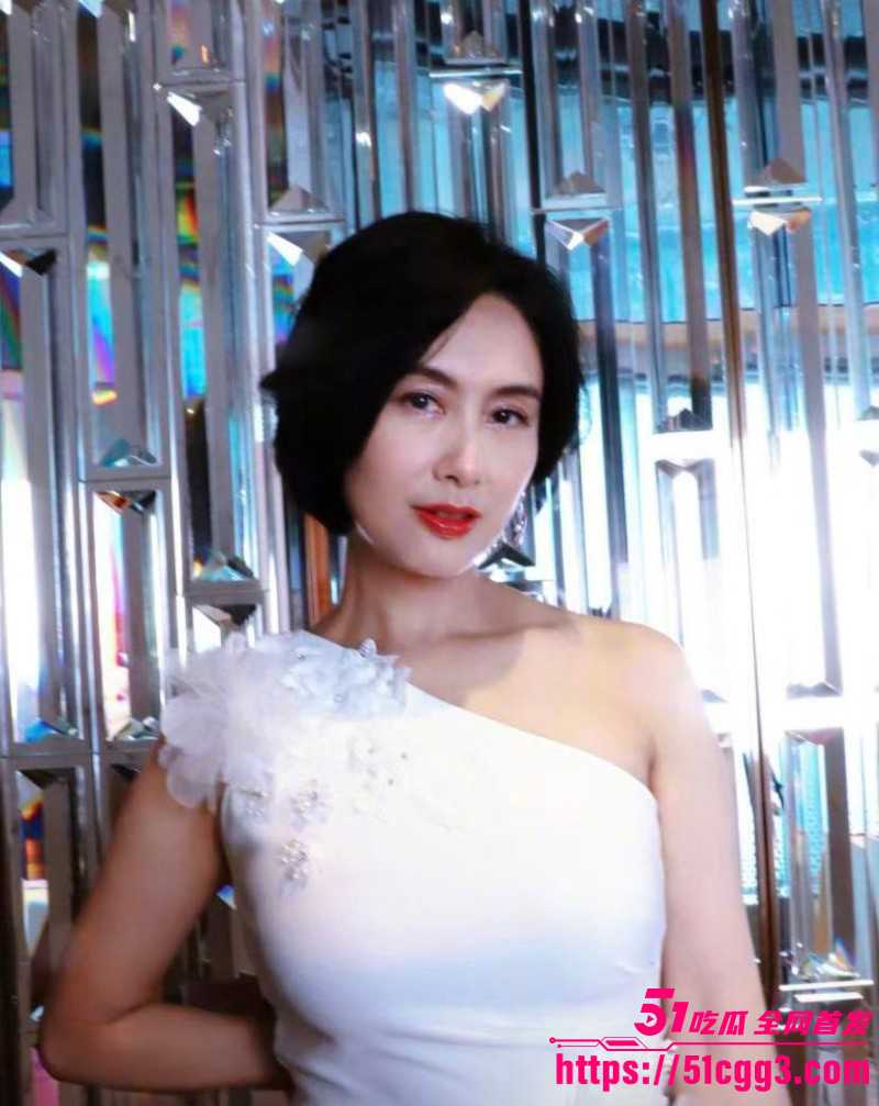 港圈富二代邓兆尊自曝近百名女星投怀送抱016