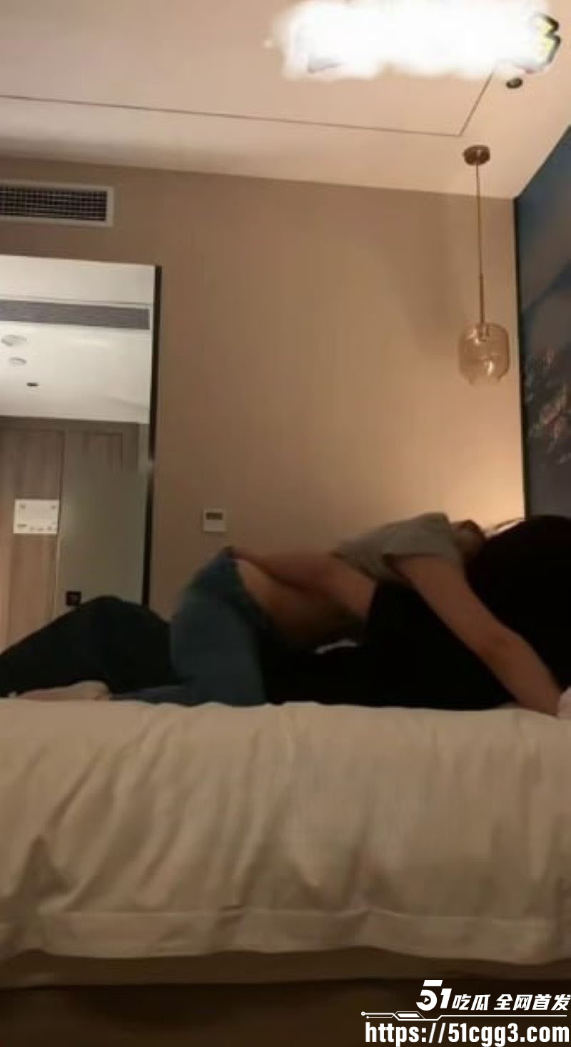 极品大奶美女醉酒被偷拍视频 2