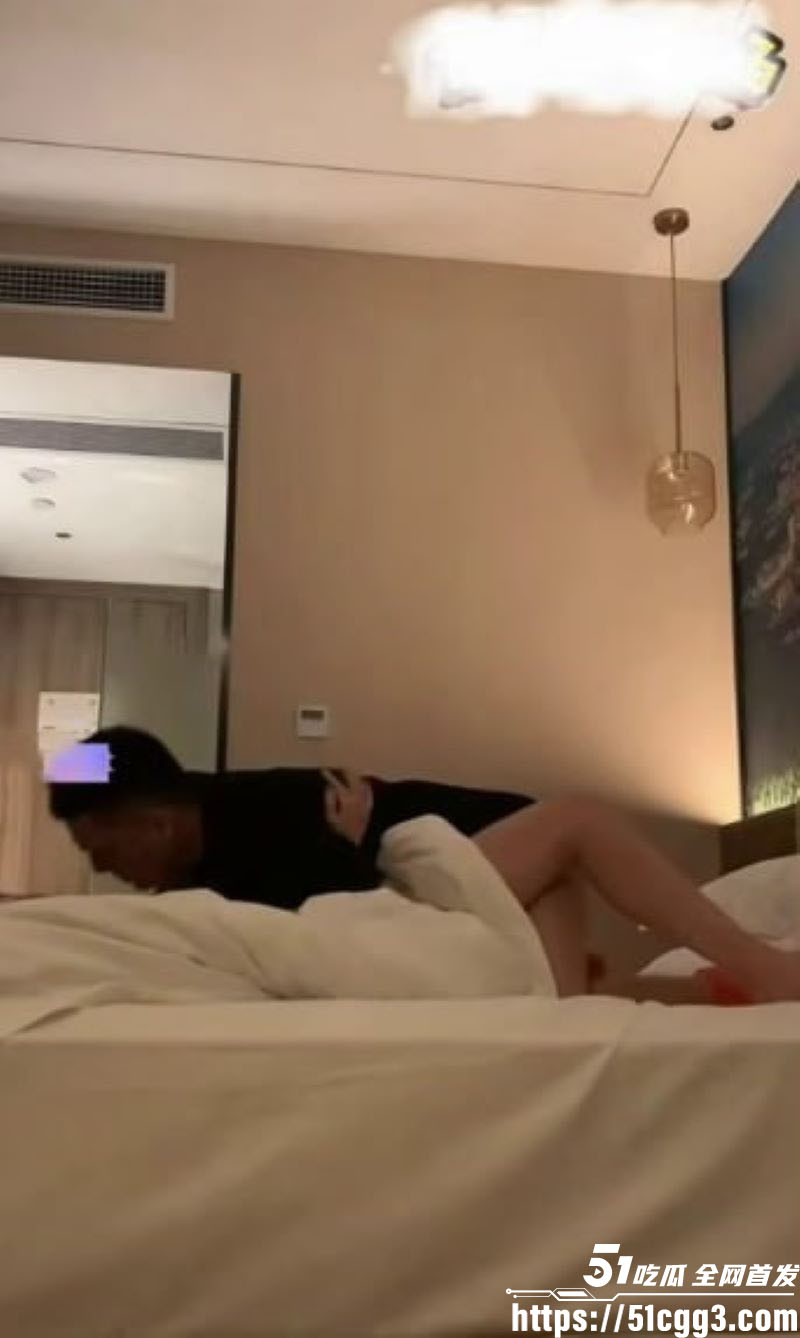 极品大奶美女醉酒被偷拍视频 3