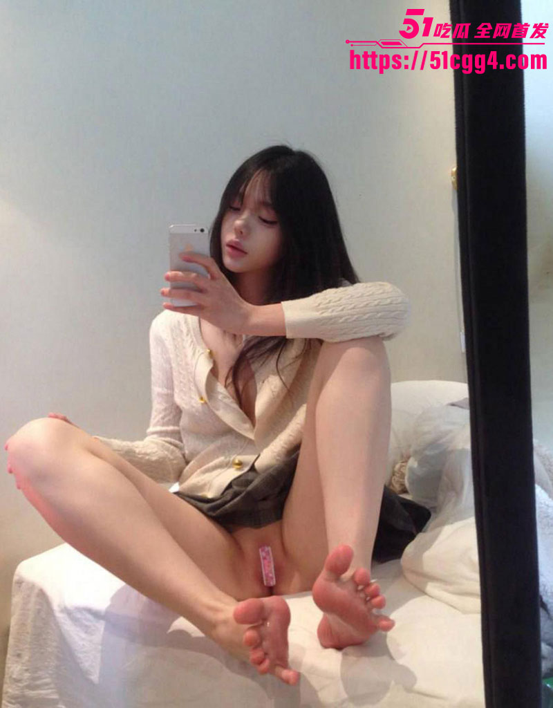 小小绘性感私拍9