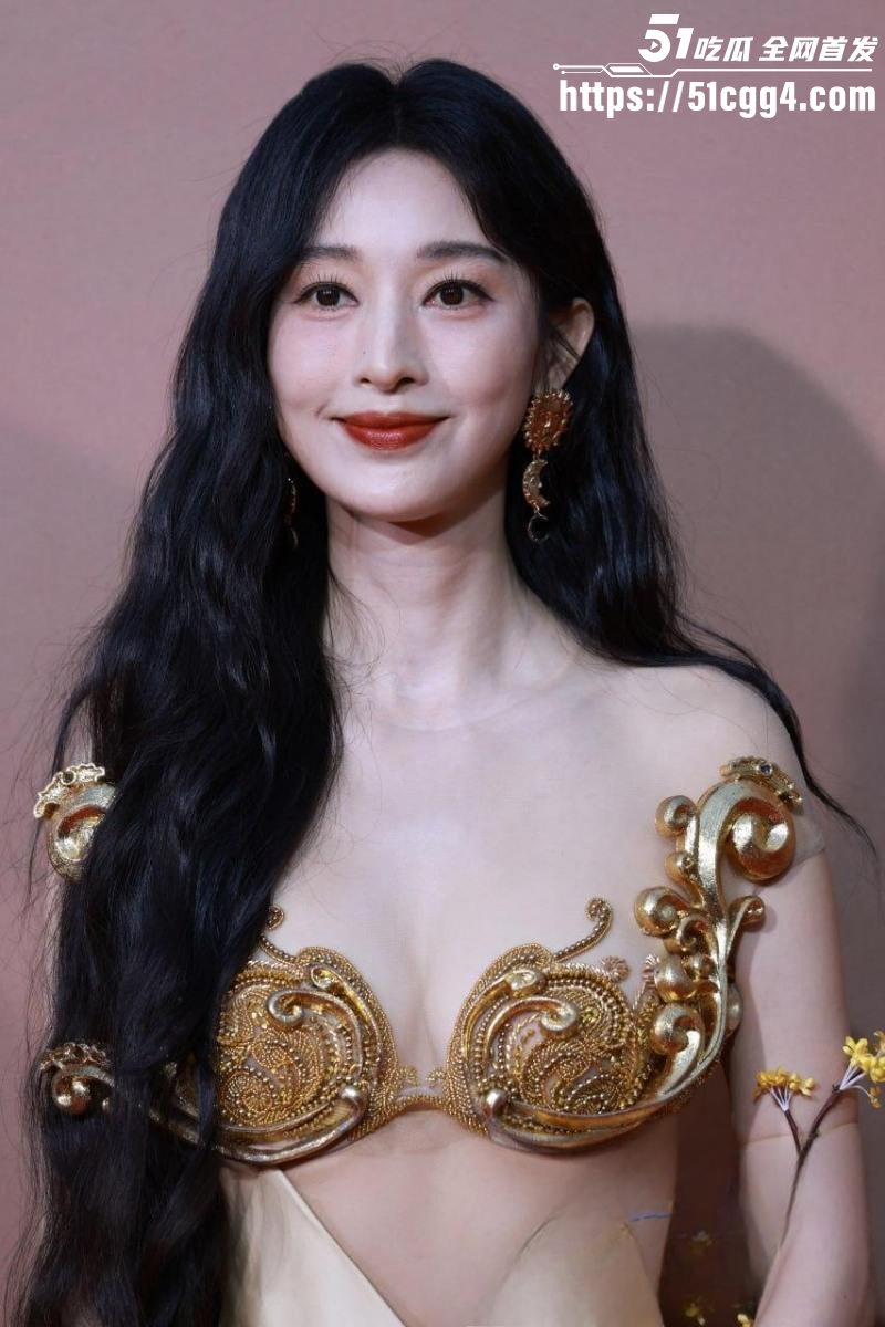 张俪车内约会杨旭文人设塌房08